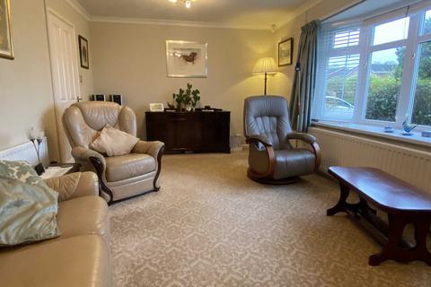 17 Delta Close, Royton, Oldham, OL2 5DR