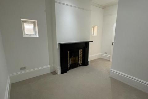 2 bedroom apartment to rent - Springfield Road, London N11