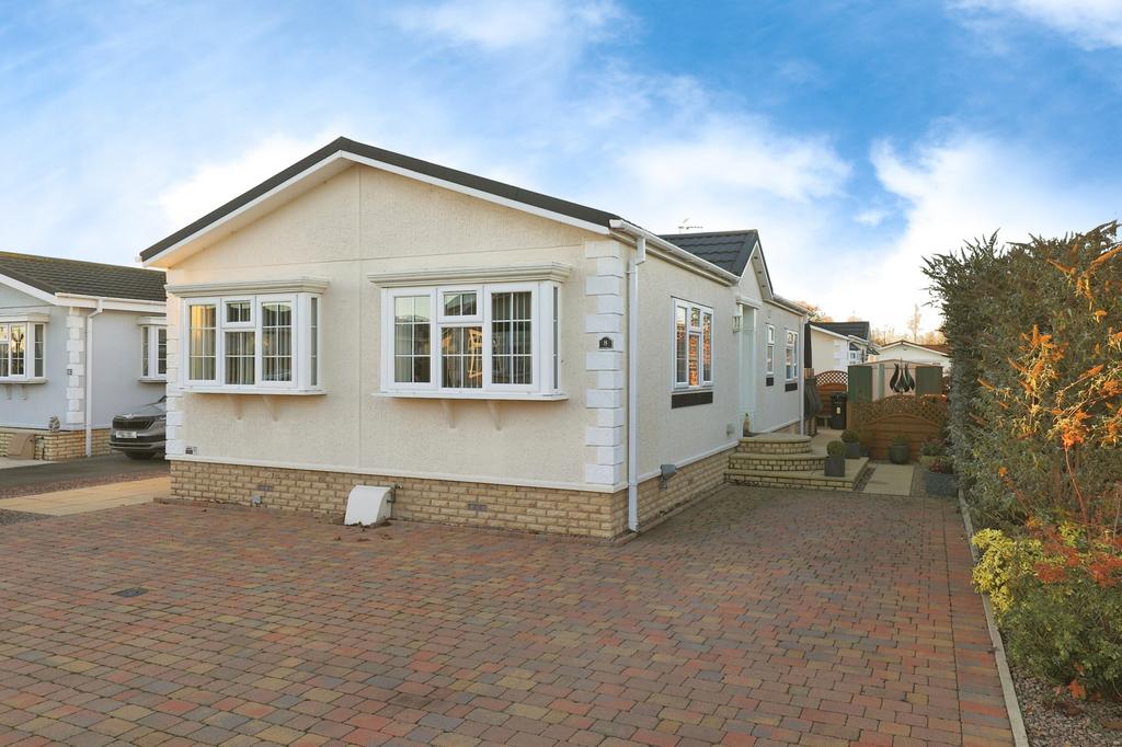 Broadway, Worcestershire, WR12 2 bed park home for sale £265,000