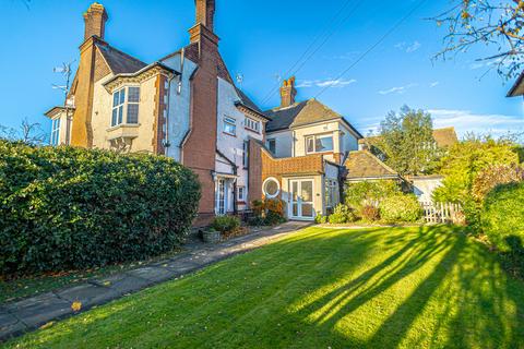 2 bedroom flat for sale, Kings Road, Westcliff-on-sea, SS0