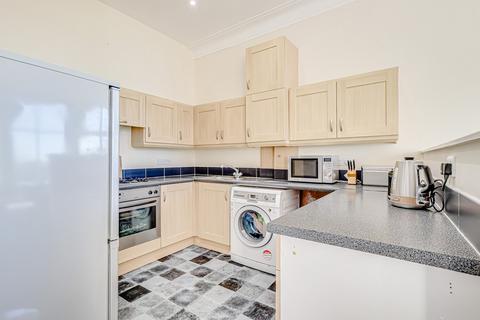 2 bedroom flat for sale, Kings Road, Westcliff-on-sea, SS0