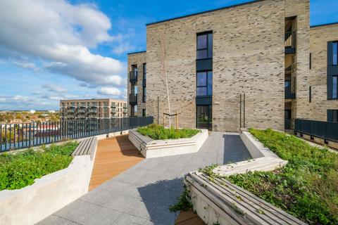 2 bedroom apartment for sale - Merrielands Crescent, Dagenham, Essex, RM9