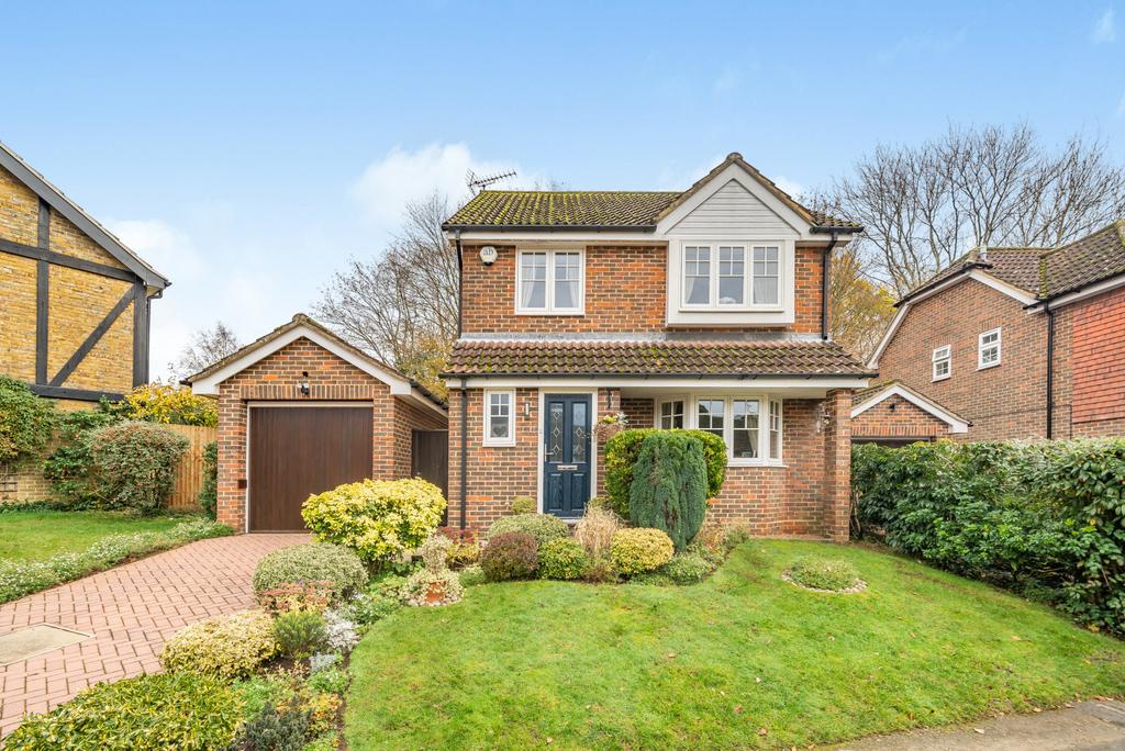 Pullman Lane, Godalming, GU7 3 bed detached house for sale £700,000
