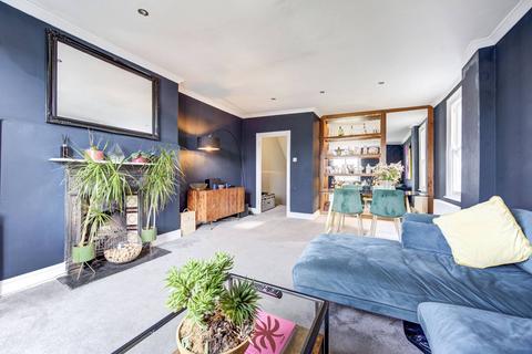 2 bedroom flat for sale, Wandsworth Bridge Road, Parsons Green, London, SW6