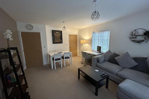 2 bedroom ground floor flat for sale - Downs Drive, Merrow, Guildford, Surrey