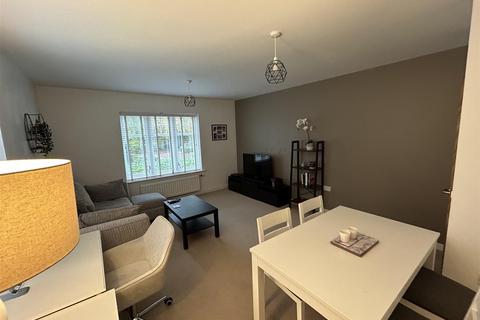 2 bedroom ground floor flat for sale - Downs Drive, Merrow, Guildford, Surrey