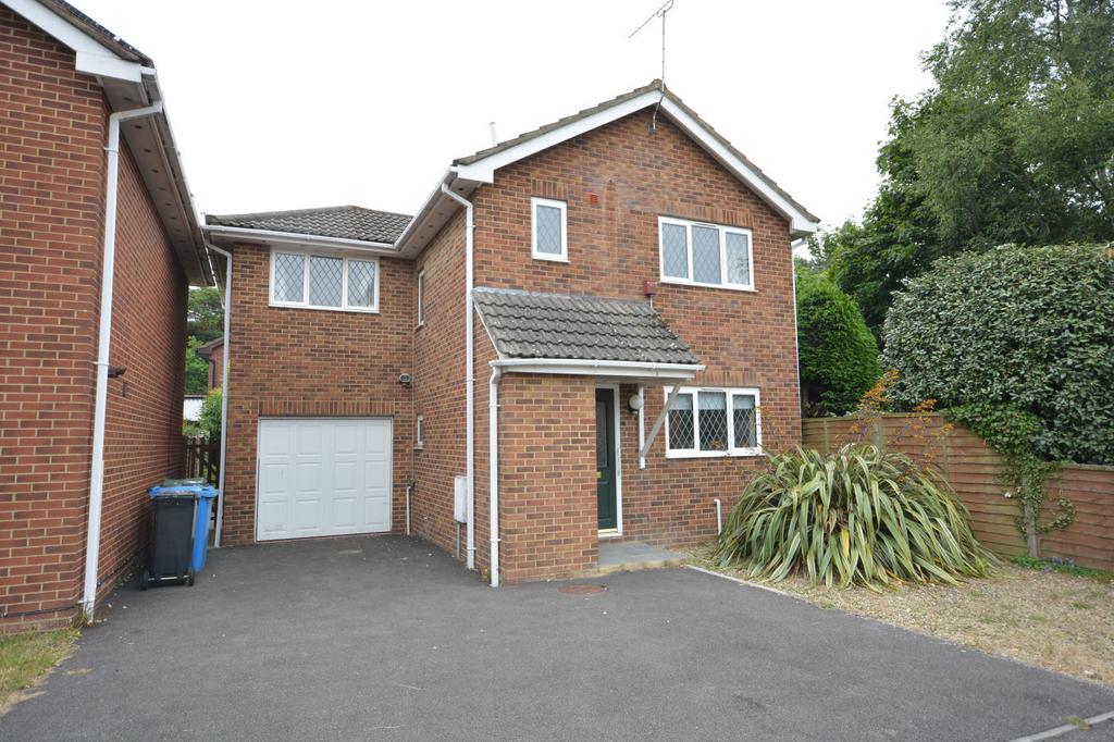 Woodpecker Drive, Creekmoor, Poole BH17 4 bed detached house for sale