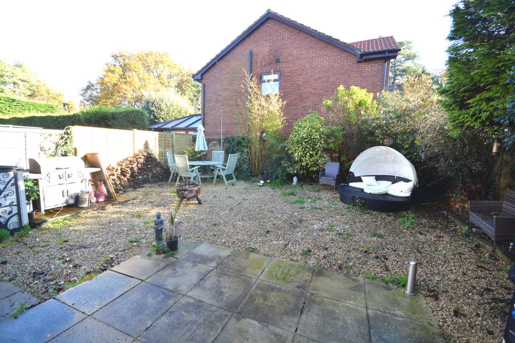 Woodpecker Drive, Creekmoor, Poole BH17 4 bed detached house for sale