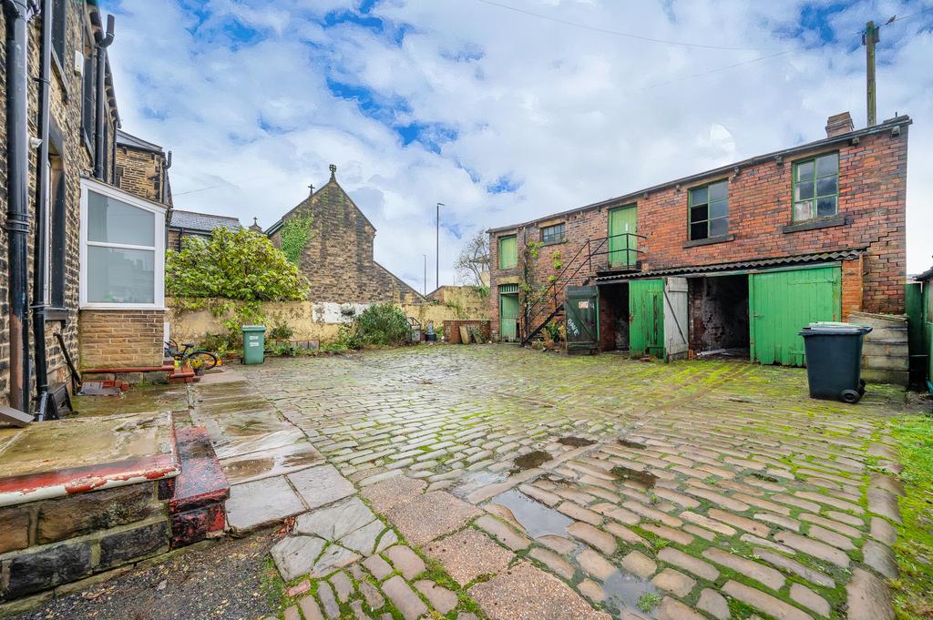 Westfield Road, Morley, LS27 3 bed semidetached house for sale £280,000