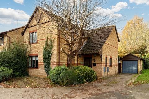 4 bedroom detached house for sale - Epping Walk, Daventry, NN11 9RN
