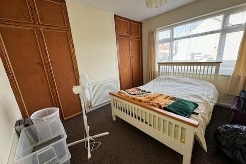 1 bedroom in a house share to rent - Harcourt Road, Thornton Heath CR7
