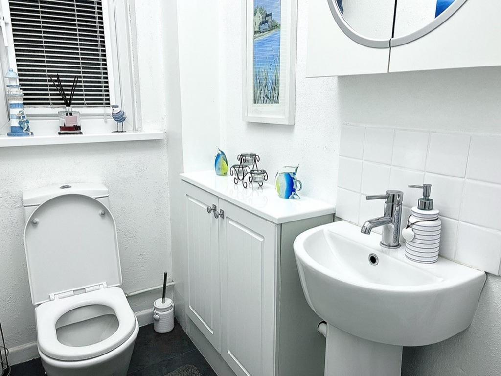 Cloakroom WC