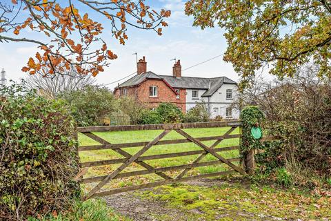 3 bedroom semi-detached house for sale - Ledsham Lane, Ledsham, Ellesmere Port, Cheshire