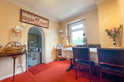 2 bedroom flat to rent - Heath Road, LU7