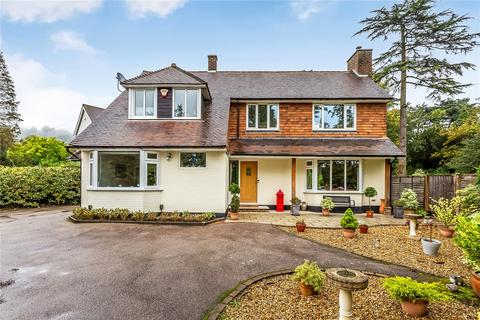 24 Brokes Crescent, Reigate, RH2 9PS