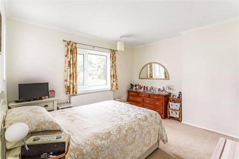 24 Brokes Crescent, Reigate, RH2 9PS