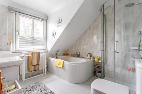 24 Brokes Crescent, Reigate, RH2 9PS