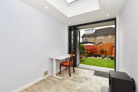 2 bedroom semi-detached house for sale, London Road, Wallington, Surrey