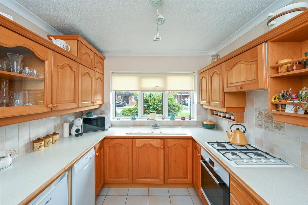 Old School Close, Weston, Stafford, Staffordshire, ST18 3 bed detached