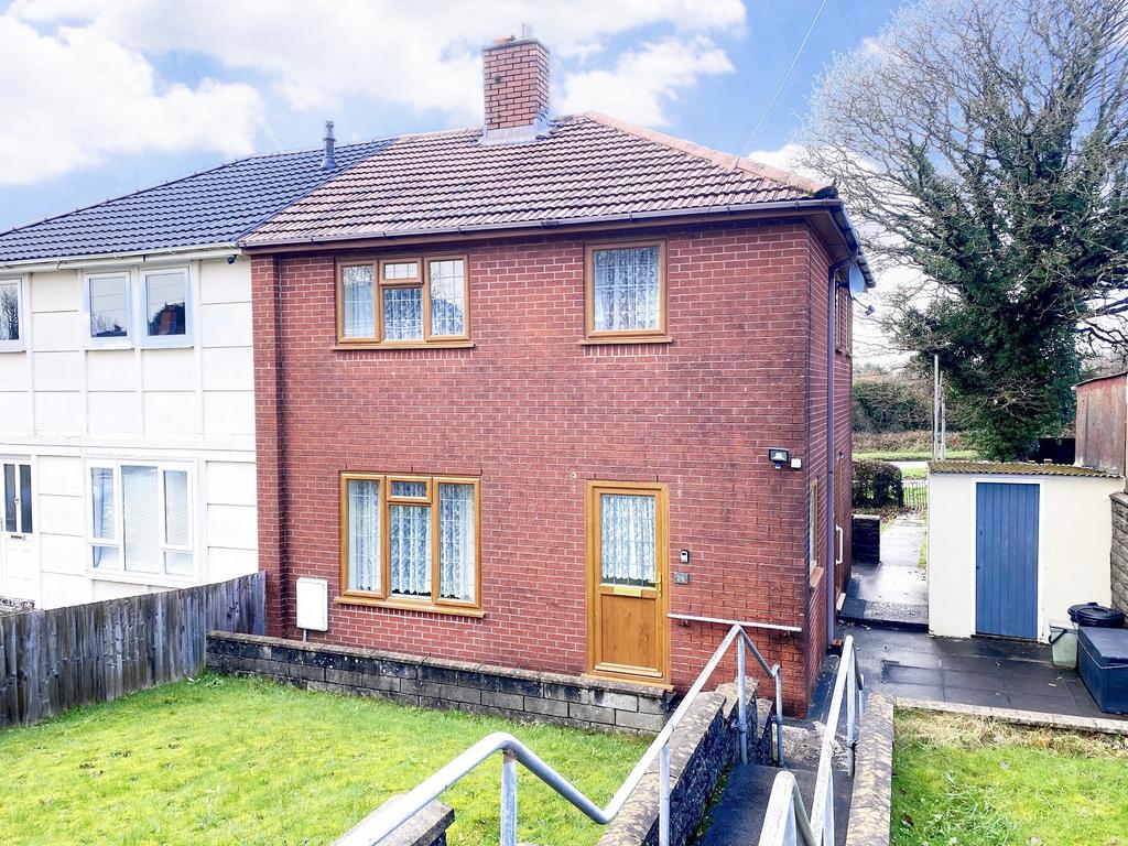 Fairview Road, Llangyfelach, Swansea, City And County of Swansea. 3 bed