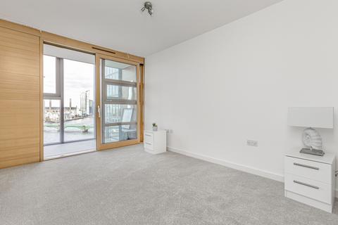 2 bedroom flat to rent, Falcon Wharf, 34 Lombard Road, London