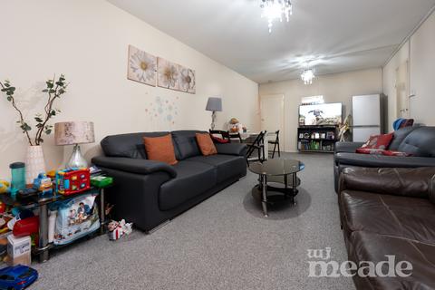 2 bedroom flat for sale - Hedgemoor Court, Castle Avenue, Highams Park, E4