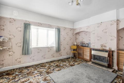 3 bedroom semi-detached house for sale - Ongar Road, Romford, RM4