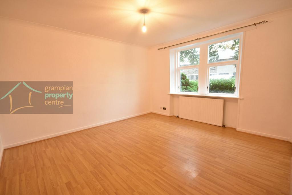 Lounge .JPG