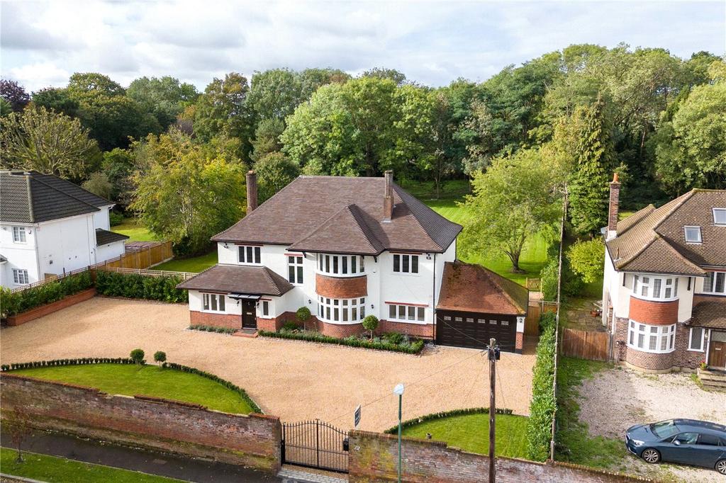 Wilbury Avenue, Cheam, Sutton... 5 bed detached house £6,000 pcm (£