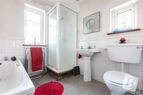 32 Havering Drive, Romford, RM1 4BH