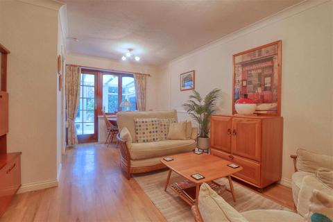 12 Bernard Close, Kirby Cross, Frinton-on-sea, CO13 0TP