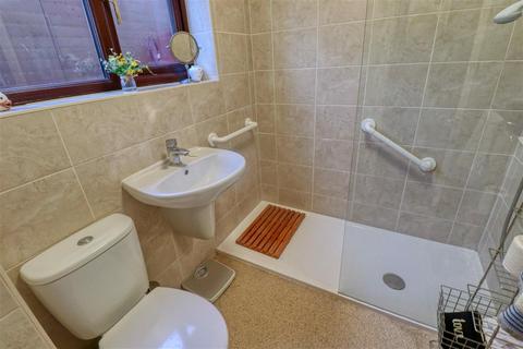 12 Bernard Close, Kirby Cross, Frinton-on-sea, CO13 0TP