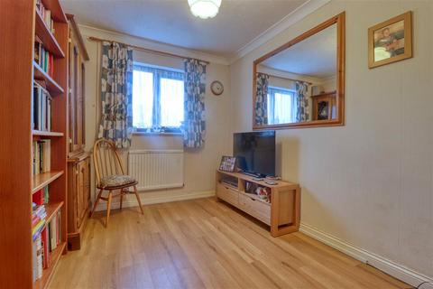 12 Bernard Close, Kirby Cross, Frinton-on-sea, CO13 0TP