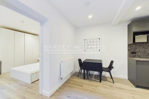 Studio to rent - Tavistock Place, London, WC1H