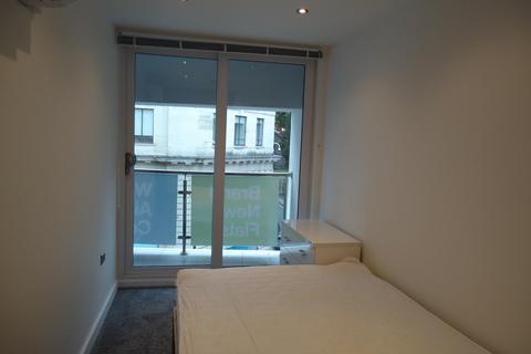 2 bedroom flat to rent, New Briggate, Leeds, West Yorkshire, LS1