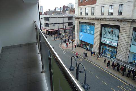 2 bedroom flat to rent, New Briggate, Leeds, West Yorkshire, LS1