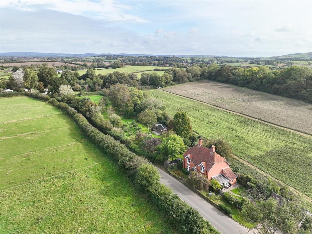 Woodrow, Fifehead Neville, Sturminster Newton, DT10 4 bed detached