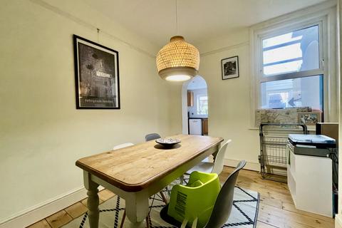 40 Duckworth Road, Exeter, EX2 9BP