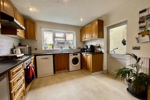 40 Duckworth Road, Exeter, EX2 9BP