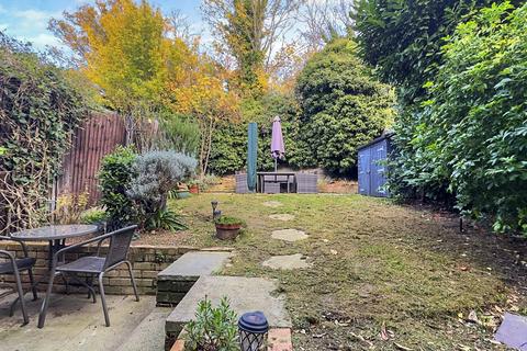 16 Riverview Road, Greenhithe, DA9 9NJ