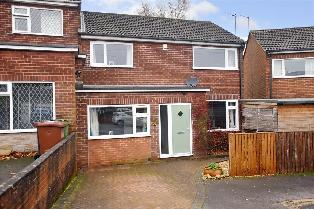 Birchfield Avenue, Gildersome, Morley, Leeds 4 bed semidetached house