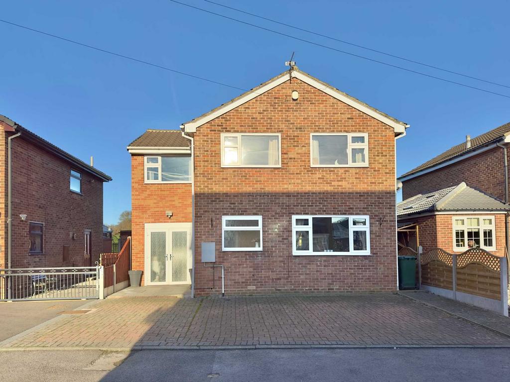 Quarryfields, Mirfield 4 bed detached house for sale £365,000