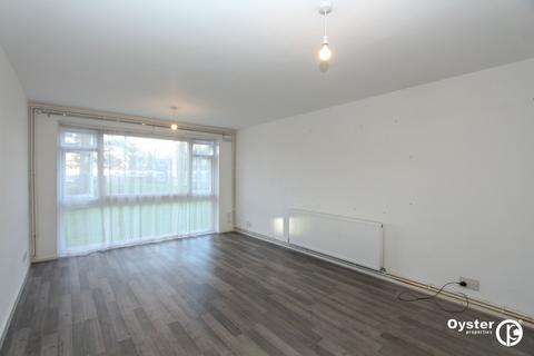 2 bedroom flat to rent, Stratton Close, Edgware, HA8