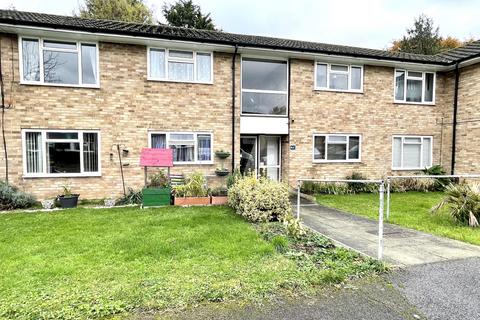 31 Brookers Close, Ashtead, KT21 2JS