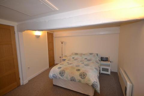 1 bedroom flat to rent, High Street, Shaftesbury, Dorset, SP7