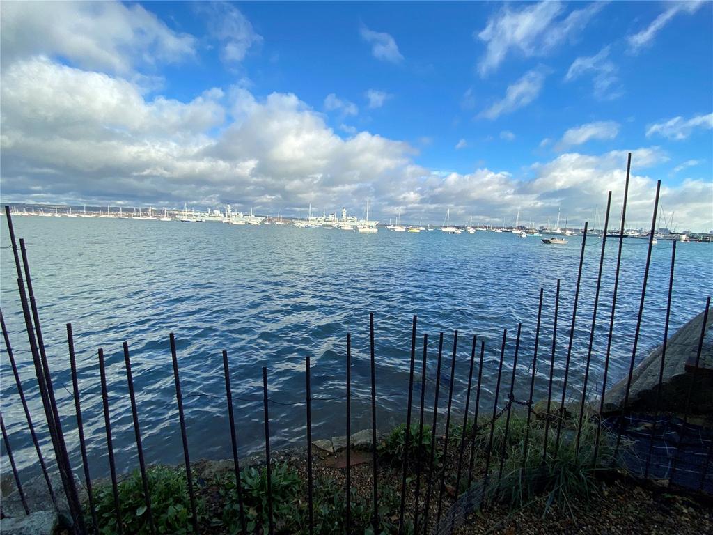 Priory Road, Gosport, Hampshire, PO12 3 bed terraced house for sale £