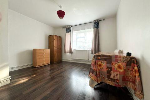 2 bedroom apartment to rent, Victoria Road, Ruislip, Middlesex, HA4