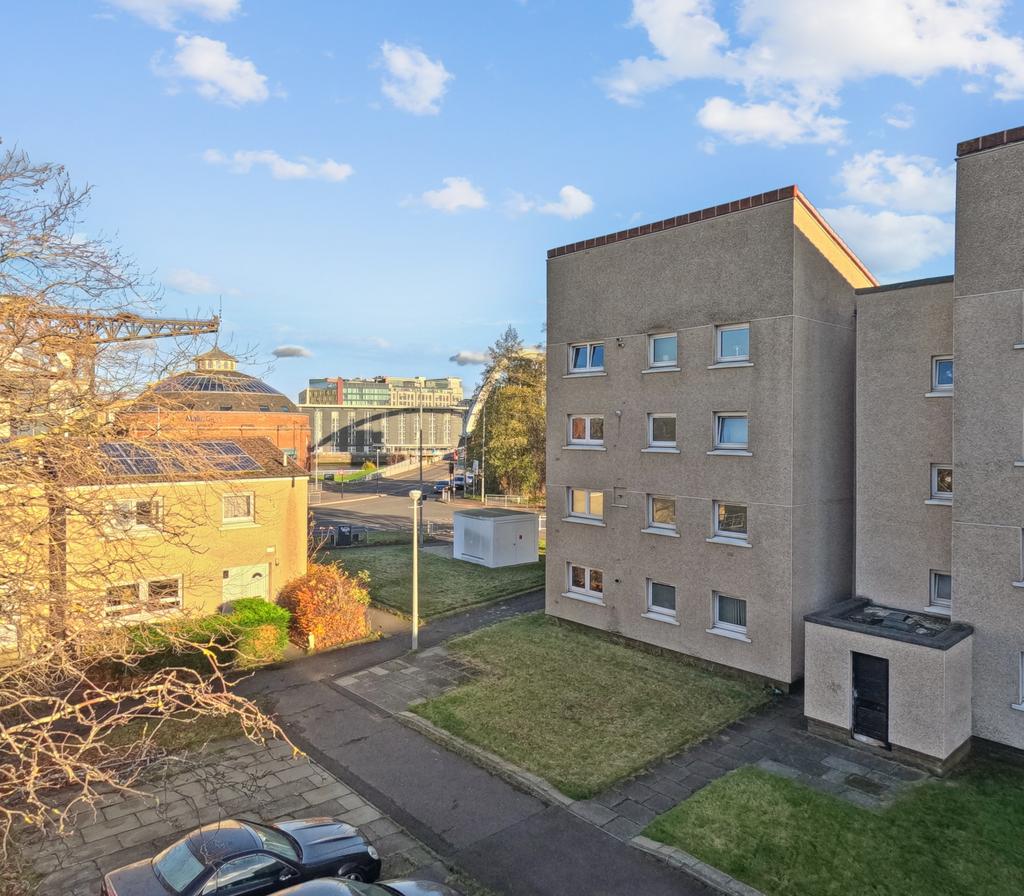 MacLean Square, Flat 3/1, Kinning... 2 bed flat £109,000