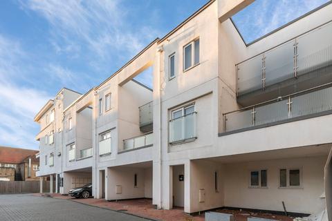 2 bedroom apartment to rent, Lakedale Court, Crayford, DA1