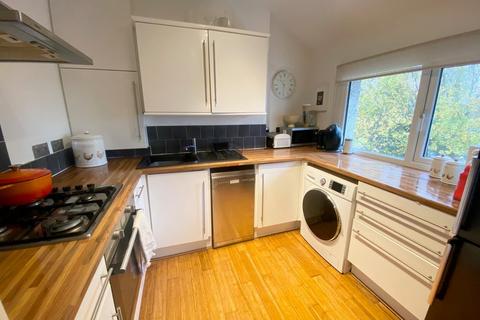 49b Ross Road, Wallington, SM6 8QP